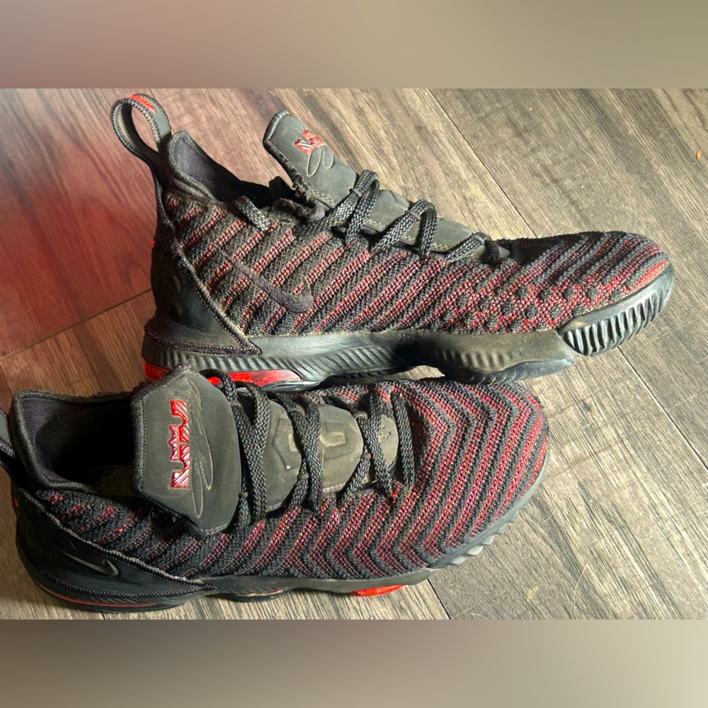 NIKE LeBron 16 Fresh Bred’ 2018 youth size 7y shoes